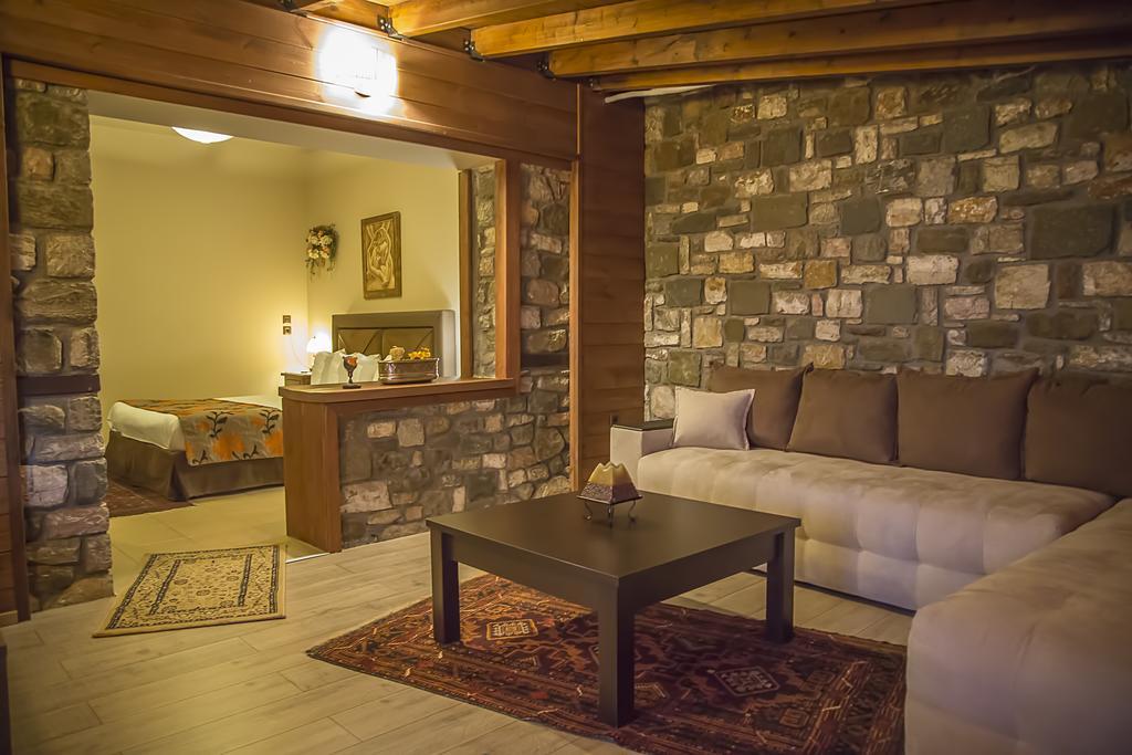 Pandion Luxury Boutique Hotel & Suites With Spa Неохоріон Екстер'єр фото